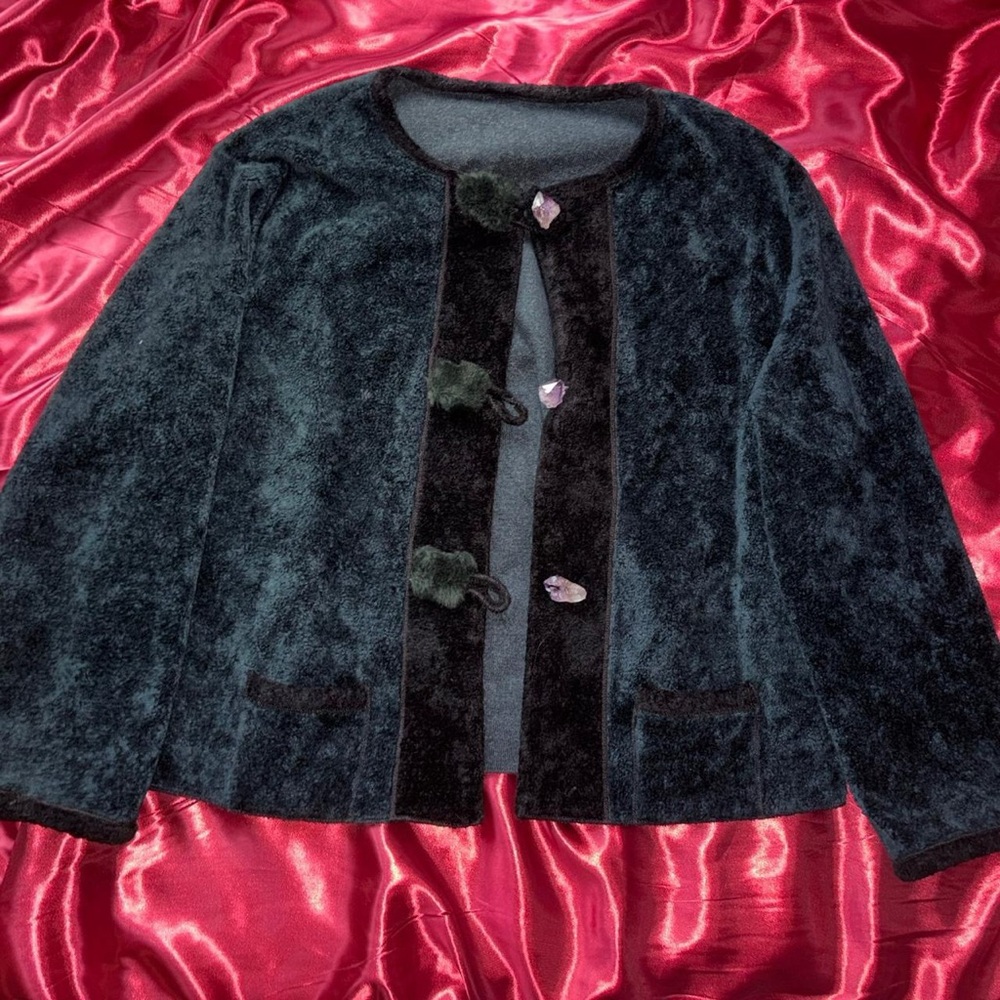 witchy 90s emerald cardigan with raw amethyst buttons